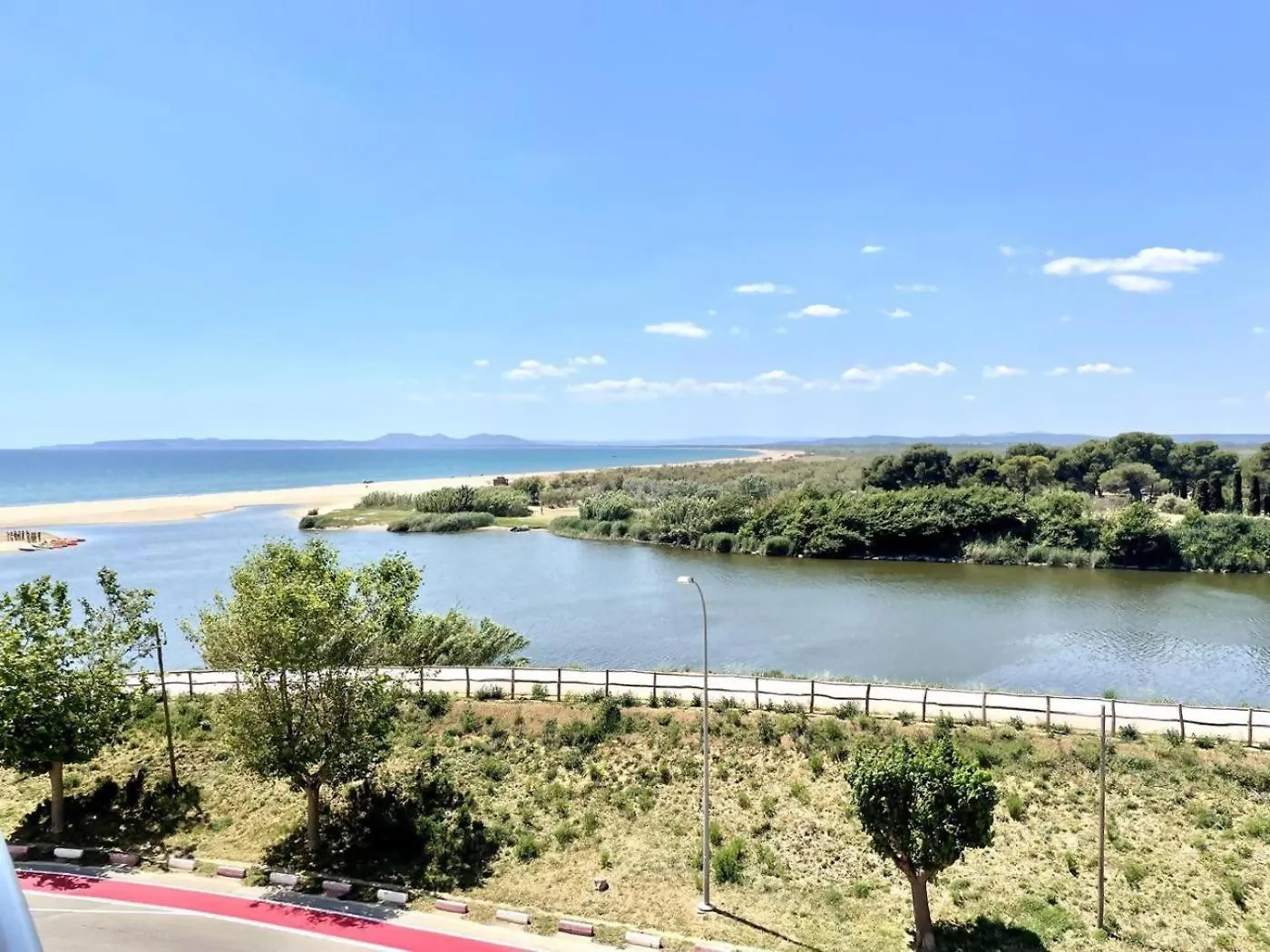 33Apartamento Soleado De Dos Habitaciones Empuriabrava