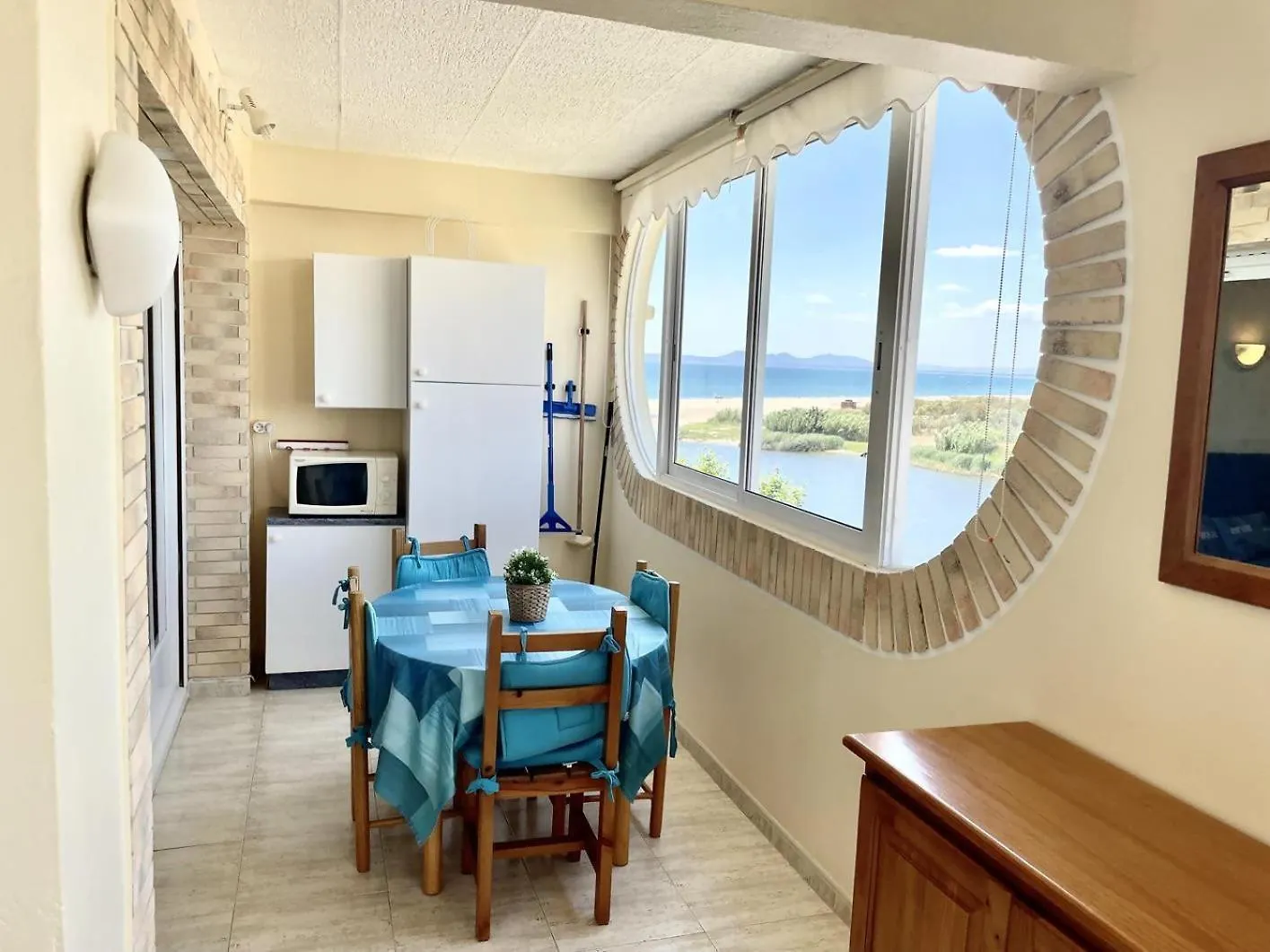 33Apartamento Soleado De Dos Habitaciones Empuriabrava Spain