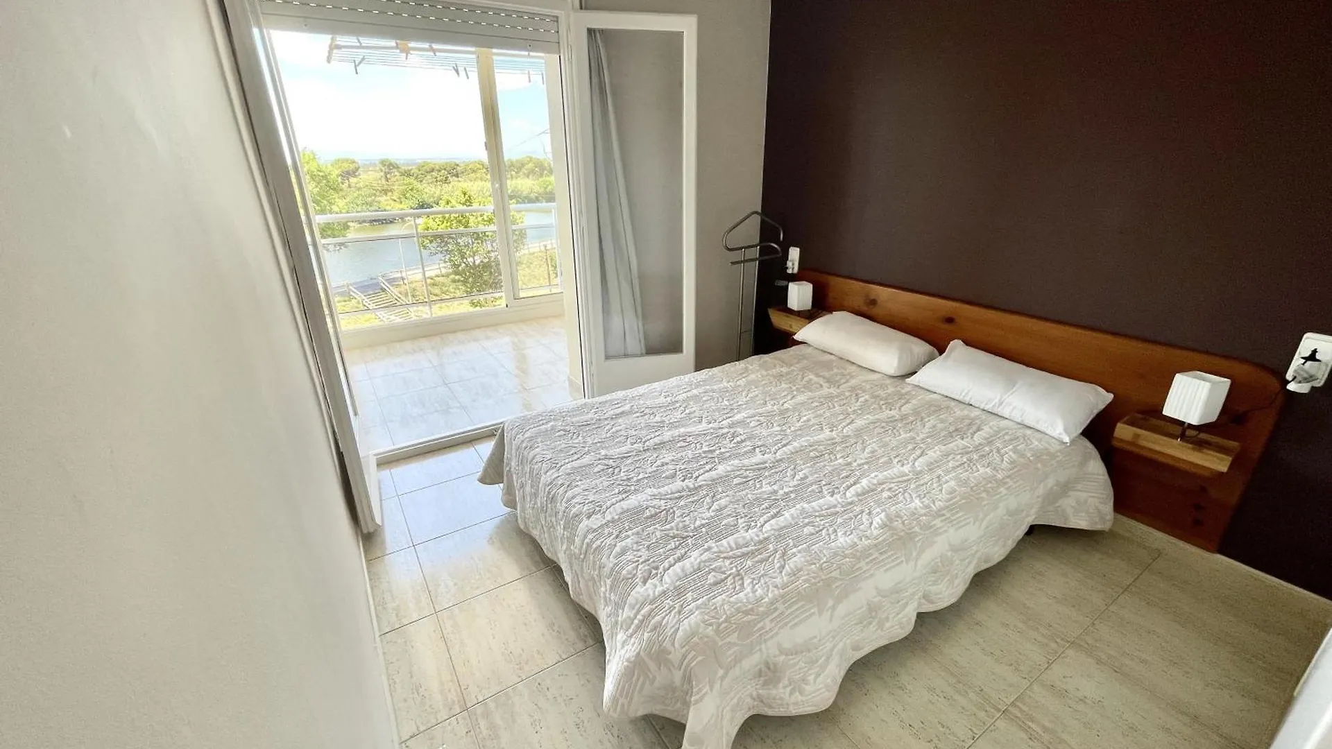 33Apartamento Soleado De Dos Habitaciones Empuriabrava Spain